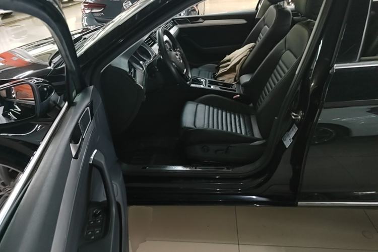 Used Volkswagen Magotan 2017 330TSI DSG Luxury Model Left Front Seat