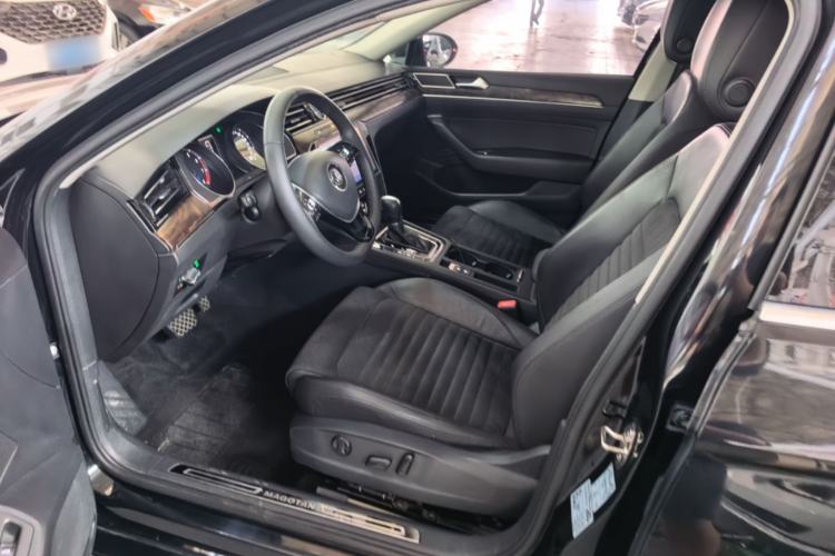 Used Volkswagen Magotan 2017 330TSI DSG Luxury Model Left Front Seat