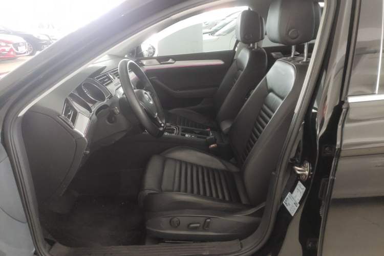 Used Volkswagen Magotan 2017 330TSI DSG Leading Model Left Front Seat