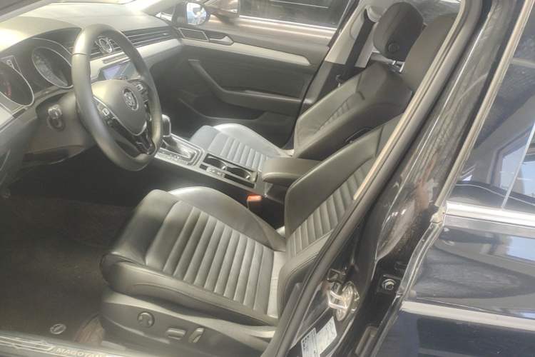 Used Volkswagen Magotan 2017 330TSI DSG Leading Model Left Front Seat