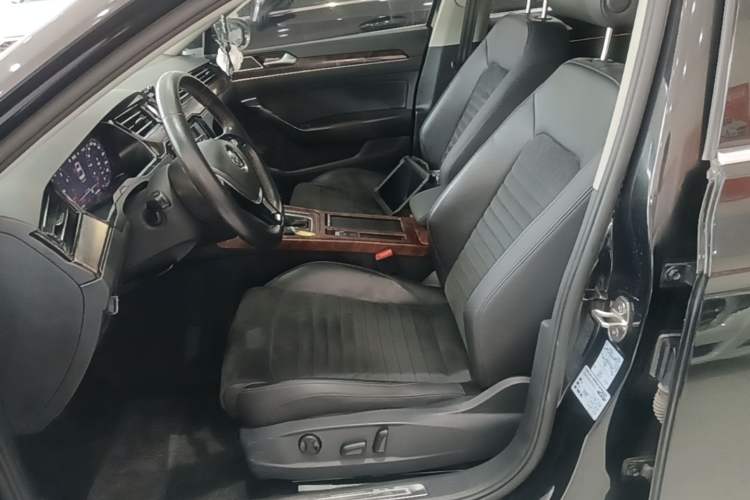 Used Volkswagen Magotan 2017 330TSI DSG Luxury Model Left Front Seat