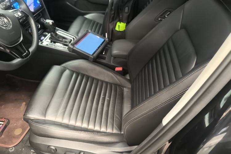 Used Volkswagen Magotan 2017 330TSI DSG Leading Model Left Front Seat