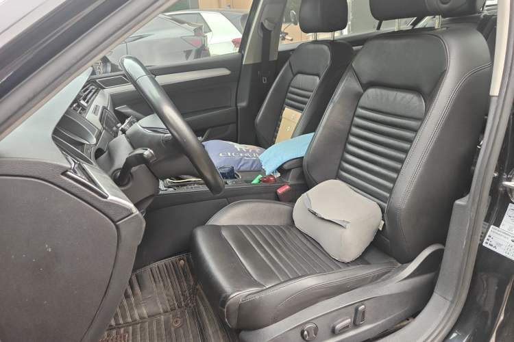 Used Volkswagen Magotan 2017 330TSI DSG Leading Model Left Front Seat