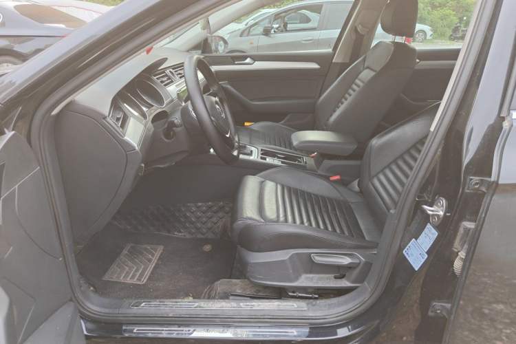 Used Volkswagen Magotan 2017 330TSI DSG Comfort Model Left Front Seat