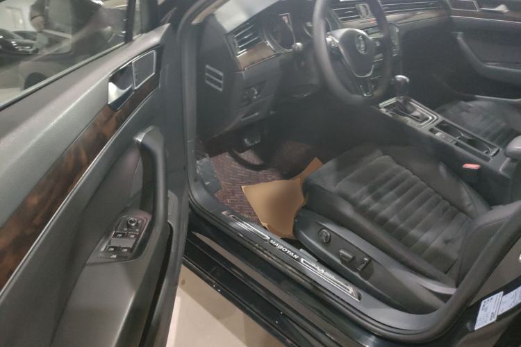 Used Volkswagen Magotan 2017 330TSI DSG Luxury Model Left Front Seat