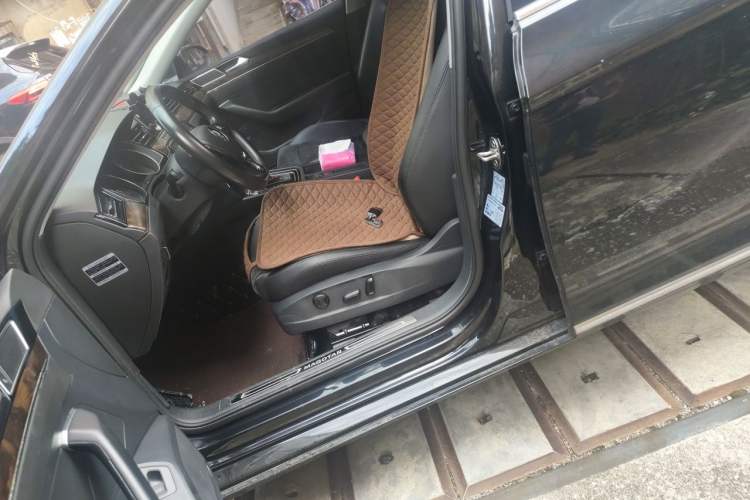 Used Volkswagen Magotan 2017 330TSI DSG Luxury Model Left Front Seat