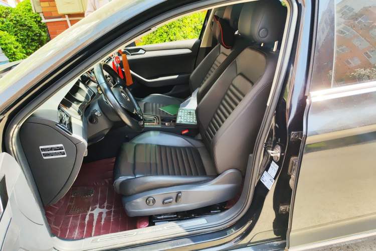 Used Volkswagen Magotan 2017 330TSI DSG Leading Model Left Front Seat