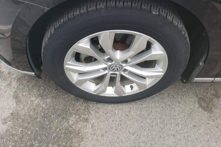 Used Volkswagen Magotan 2017 330TSI DSG Luxury Model Left Front Wheel Hub