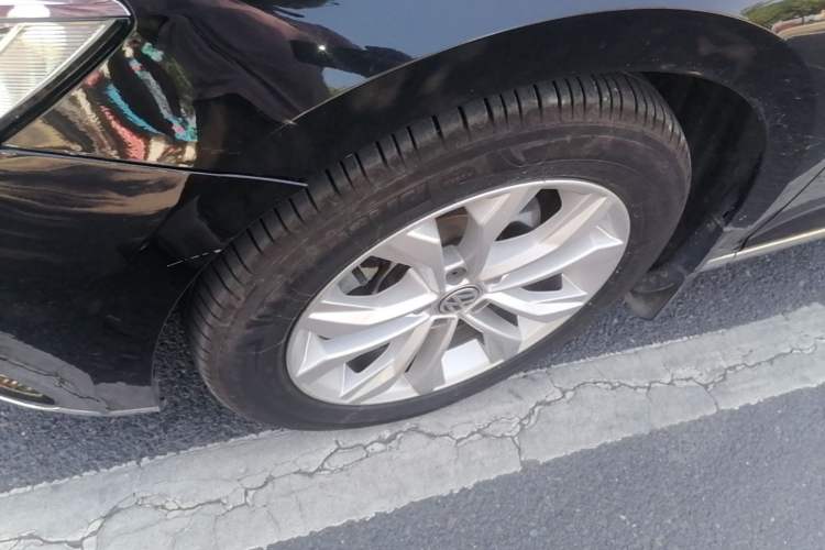 Used Volkswagen Magotan 2017 380TSI DSG Luxury Model Left Front Wheel Hub