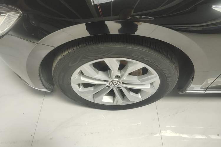 Used Volkswagen Magotan 2017 330TSI DSG Luxury Model Left Front Wheel Hub