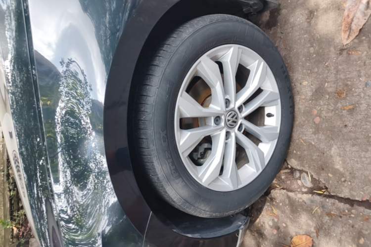 Used Volkswagen Magotan 2017 330TSI DSG Luxury Model Left Front Wheel Hub