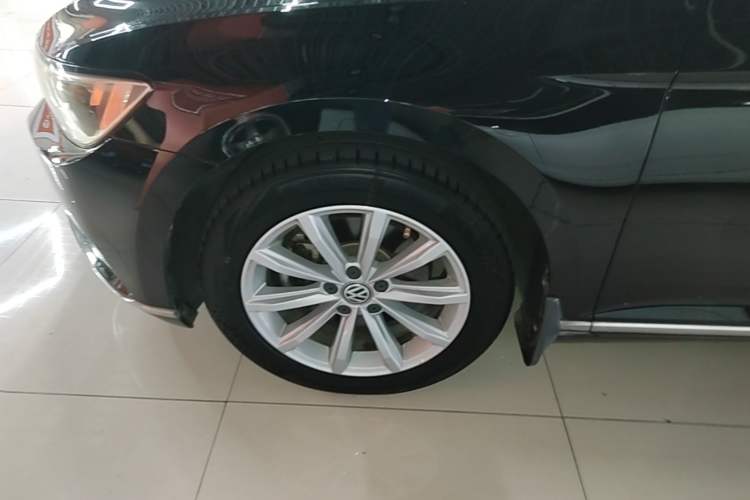 Used Volkswagen Magotan 2017 330TSI DSG Luxury Model Left Front Wheel Hub
