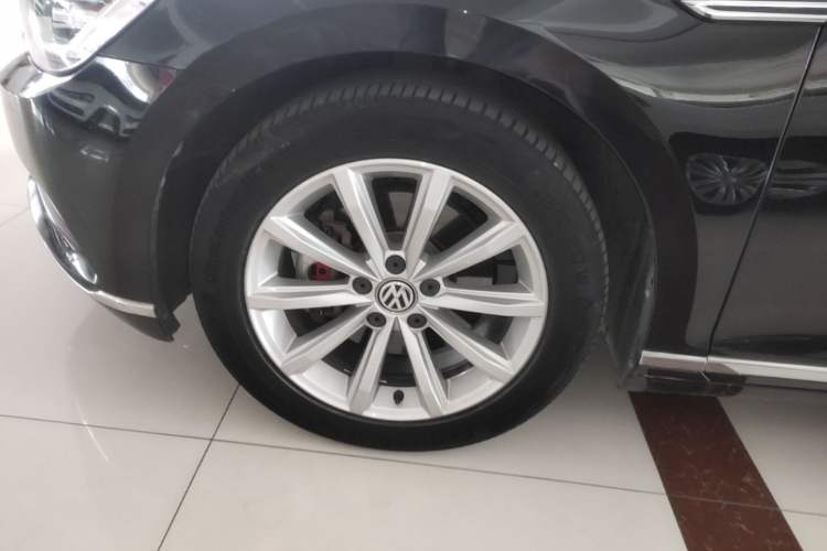 Used Volkswagen Magotan 2017 330TSI DSG Leading Model Left Front Wheel Hub