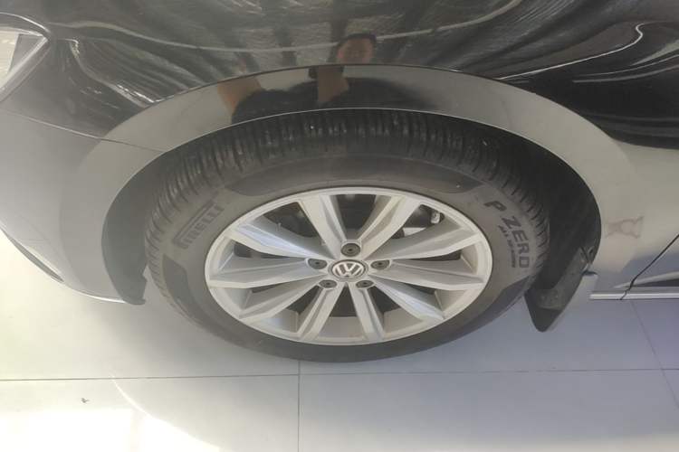 Used Volkswagen Magotan 2017 330TSI DSG Leading Model Left Front Wheel Hub