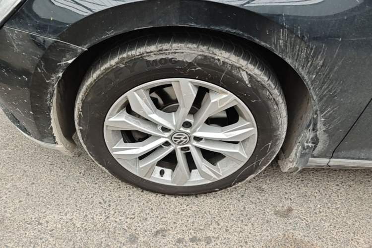 Used Volkswagen Magotan 2017 330TSI DSG Luxury Model Left Front Wheel Hub