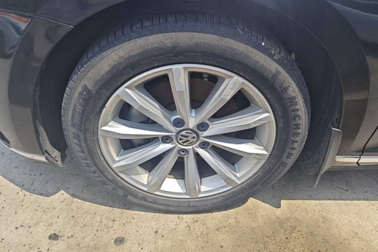 Used Volkswagen Magotan 2017 280TSI DSG Leading Edition Left Front Wheel Hub