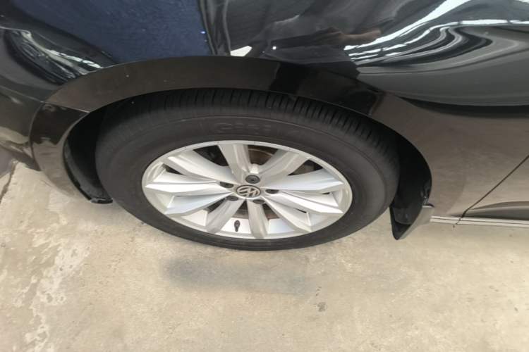 Used Volkswagen Magotan 2017 330TSI DSG Leading Model Left Front Wheel Hub