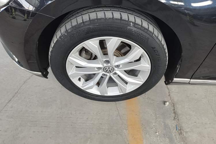 Used Volkswagen Magotan 2017 330TSI DSG Luxury Model Left Front Wheel Hub