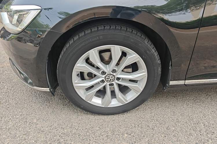 Used Volkswagen Magotan 2017 330TSI DSG Luxury Model Left Front Wheel Hub