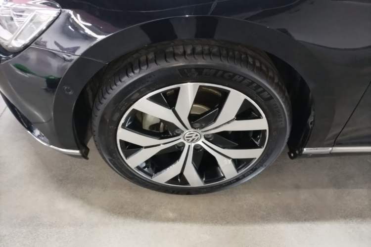 Used Volkswagen Magotan 2017 380TSI DSG Prestige Edition Left Front Wheel Hub