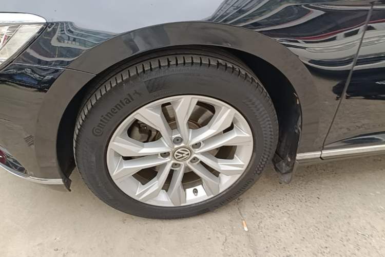 Used Volkswagen Magotan 2017 330TSI DSG Luxury Model Left Front Wheel Hub