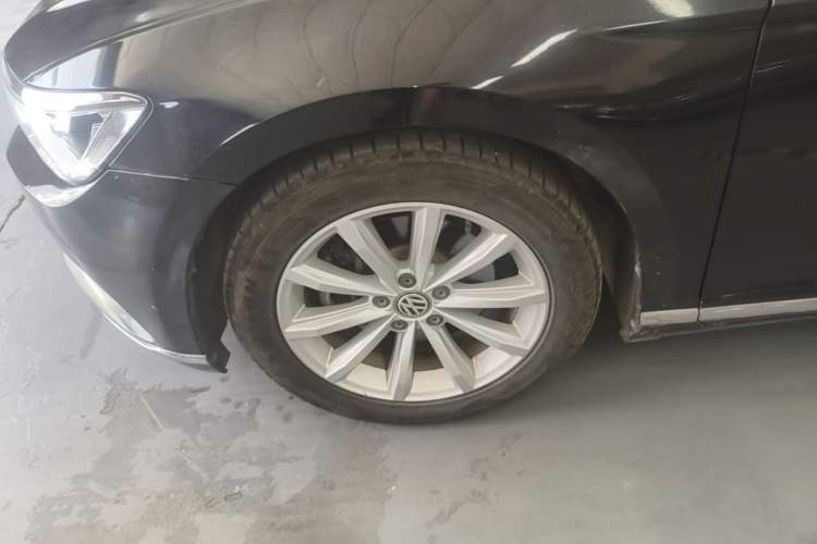 Used Volkswagen Magotan 2017 330TSI DSG Leading Model Left Front Wheel Hub