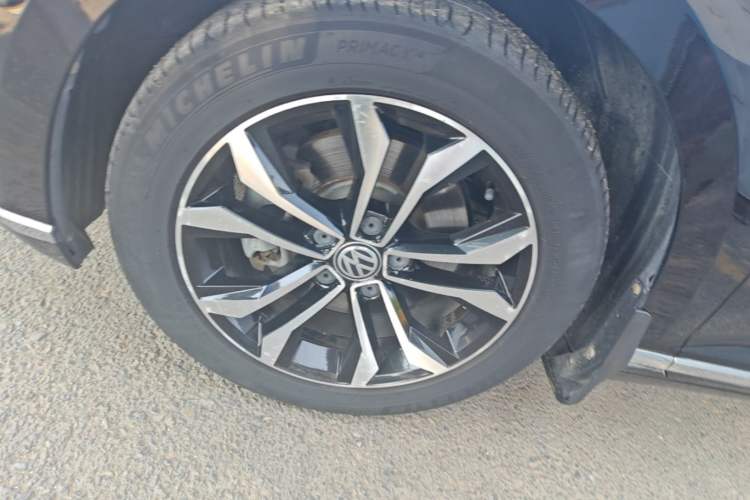 Used Volkswagen Magotan 2017 330TSI DSG Luxury Model Left Front Wheel Hub