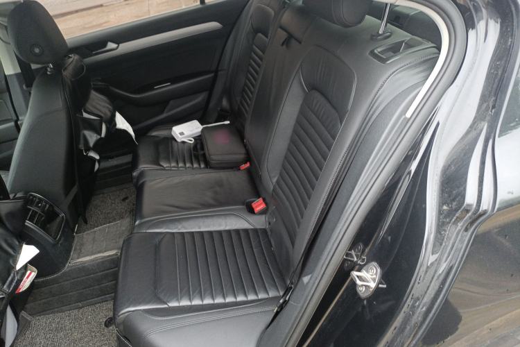 Used Volkswagen Magotan 2017 280TSI DSG Comfort Model Left Rear Seat
