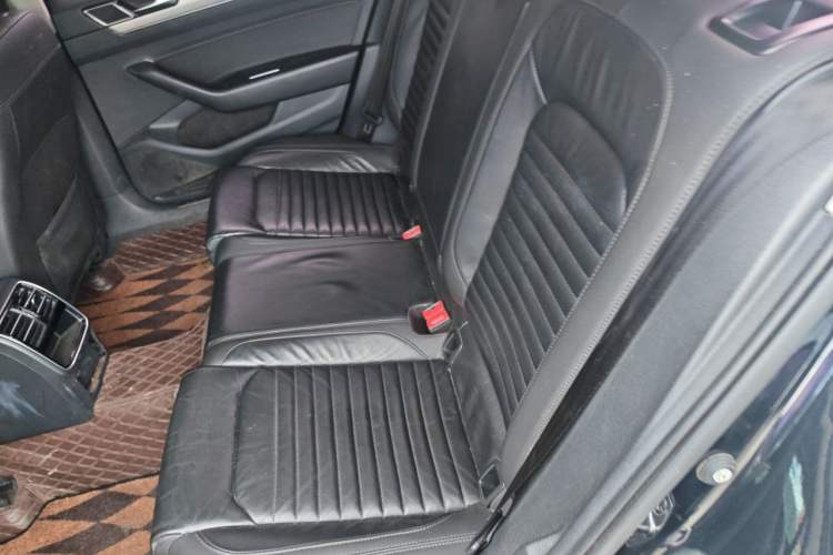 Used Volkswagen Magotan 2017 280TSI DSG Leading Edition Left Rear Seat