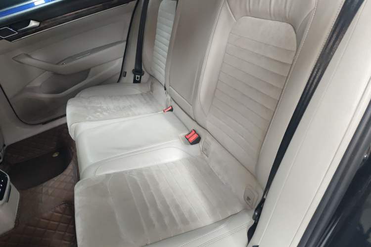 Used Volkswagen Magotan 2017 330TSI DSG Luxury Model Left Rear Seat