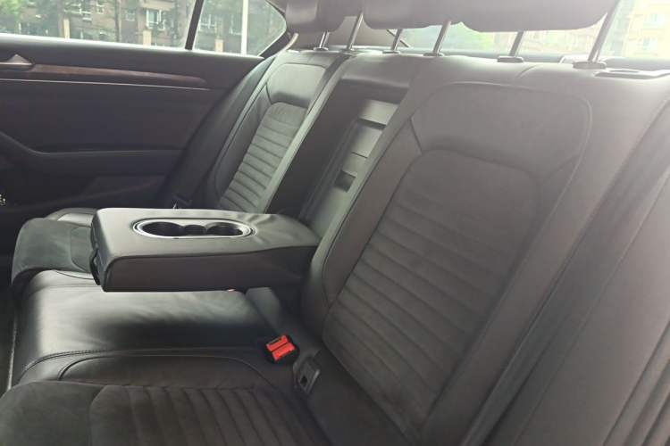 Used Volkswagen Magotan 2017 330TSI DSG Luxury Model Left Rear Seat