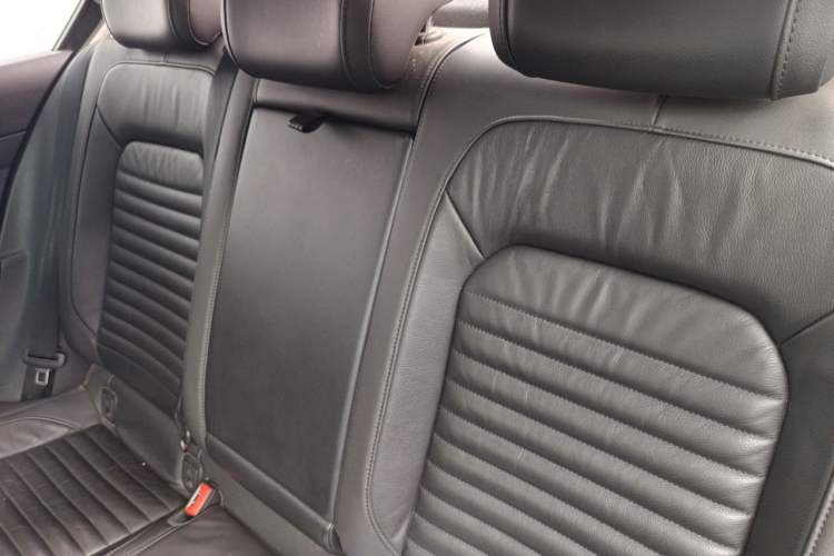 Used Volkswagen Magotan 2017 330TSI DSG Luxury Model Left Rear Seat