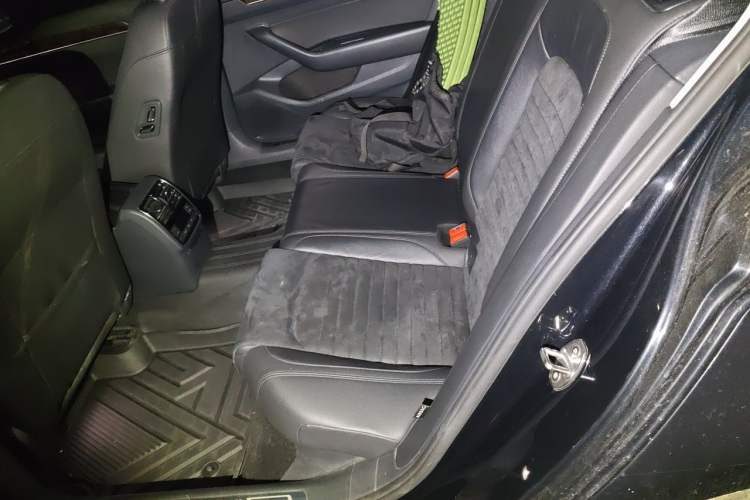 Used Volkswagen Magotan 2017 330TSI DSG Luxury Model Left Rear Seat