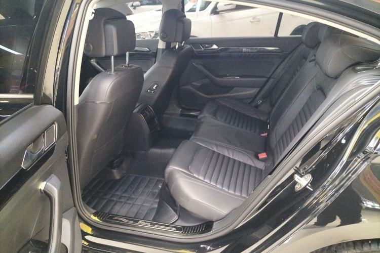 Used Volkswagen Magotan 2017 330TSI DSG Leading Model Left Rear Seat