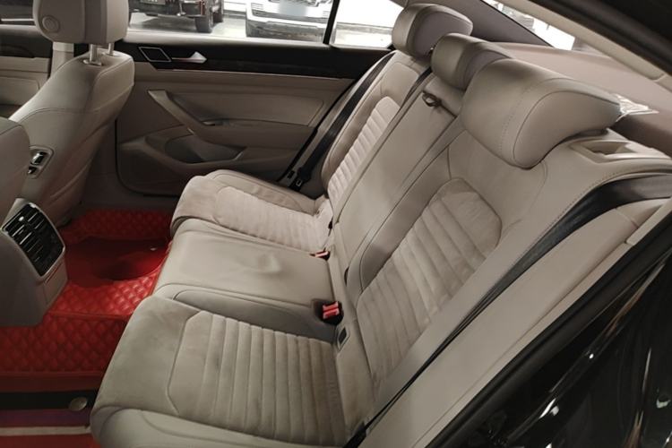 Used Volkswagen Magotan 2017 330TSI DSG Luxury Model Left Rear Seat