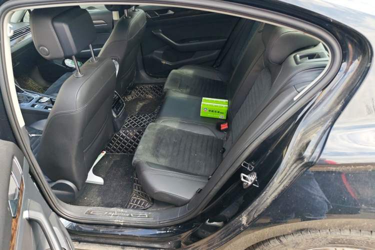 Used Volkswagen Magotan 2017 330TSI DSG Luxury Model Left Rear Seat