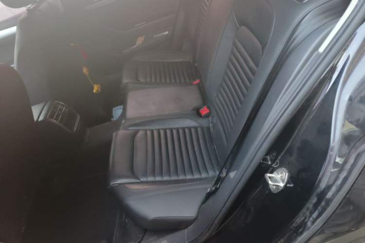 Used Volkswagen Magotan 2017 280TSI DSG Comfort Model Left Rear Seat