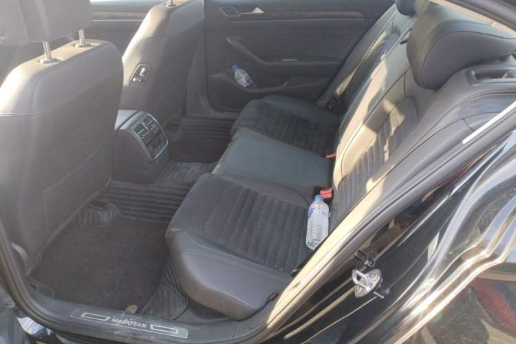 Used Volkswagen Magotan 2017 330TSI DSG Luxury Model Left Rear Seat