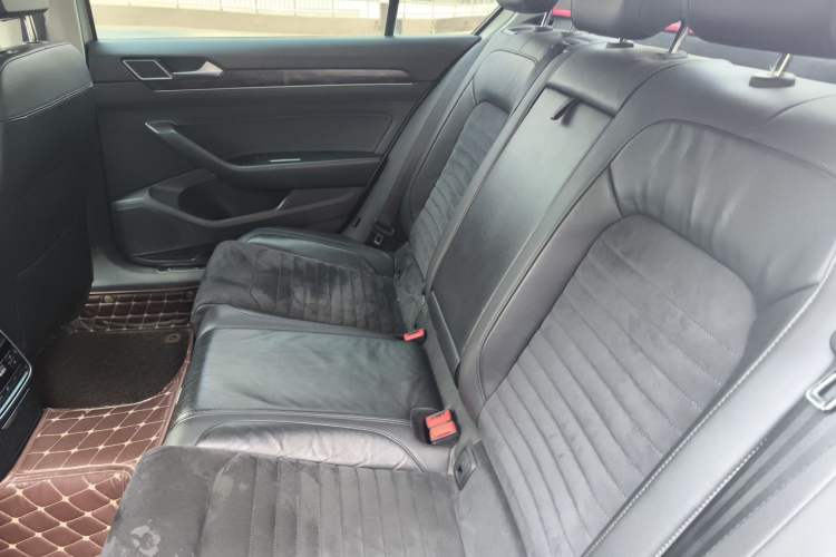 Used Volkswagen Magotan 2017 330TSI DSG Luxury Model Left Rear Seat