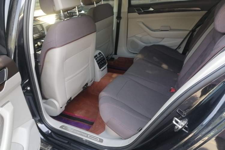 Used Volkswagen Magotan 2017 380TSI DSG Luxury Model Left Rear Seat