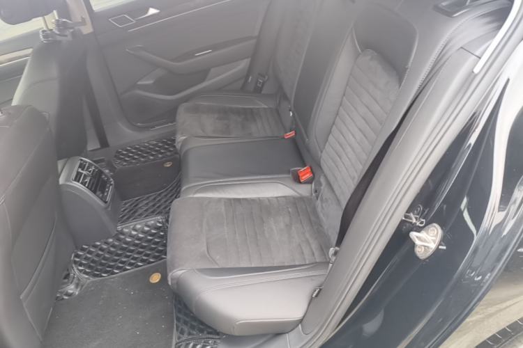 Used Volkswagen Magotan 2017 380TSI DSG Luxury Model Left Rear Seat