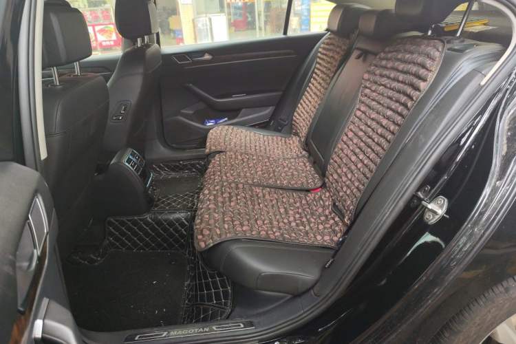 Used Volkswagen Magotan 2017 330TSI DSG Luxury Model Left Rear Seat