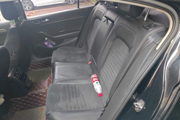 Used Volkswagen Magotan 2017 330TSI DSG Luxury Model Left Rear Seat