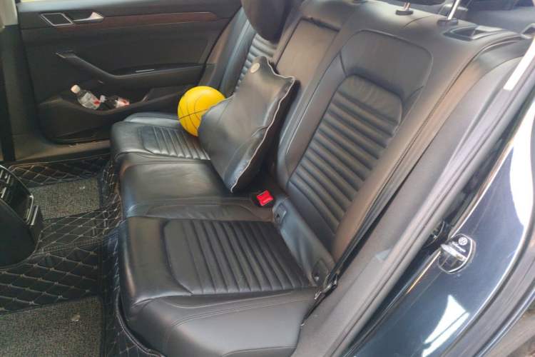 Used Volkswagen Magotan 2017 330TSI DSG Leading Model Left Rear Seat