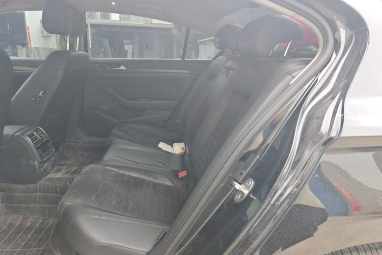 Used Volkswagen Magotan 2017 330TSI DSG Luxury Model Left Rear Seat