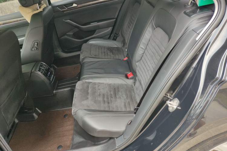 Used Volkswagen Magotan 2017 330TSI DSG Luxury Model Left Rear Seat