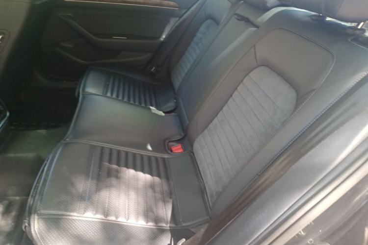 Used Volkswagen Magotan 2017 330TSI DSG Luxury Model Left Rear Seat