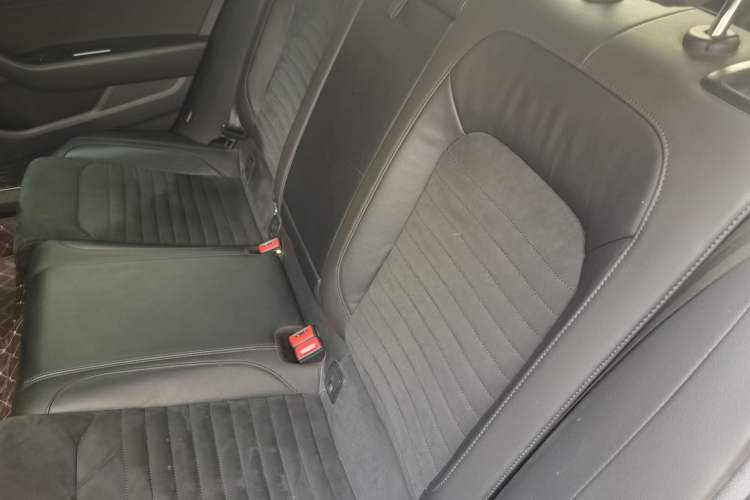 Used Volkswagen Magotan 2017 330TSI DSG Luxury Model Left Rear Seat