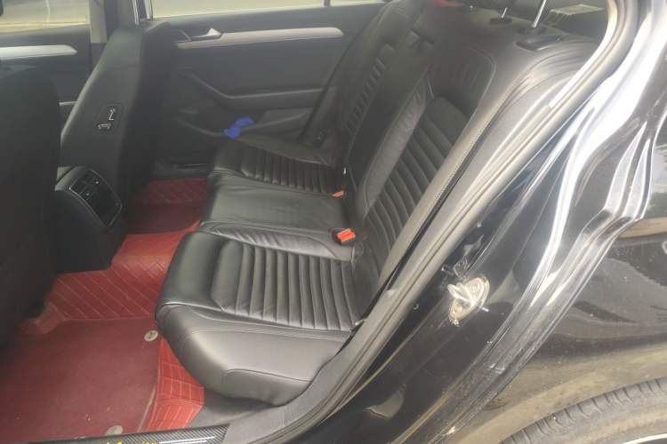 Used Volkswagen Magotan 2017 330TSI DSG Leading Model Left Rear Seat