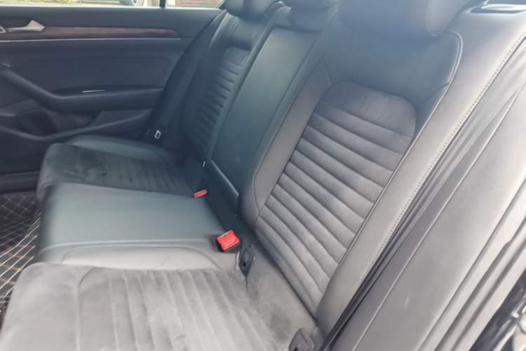 Used Volkswagen Magotan 2017 330TSI DSG Luxury Model Left Rear Seat